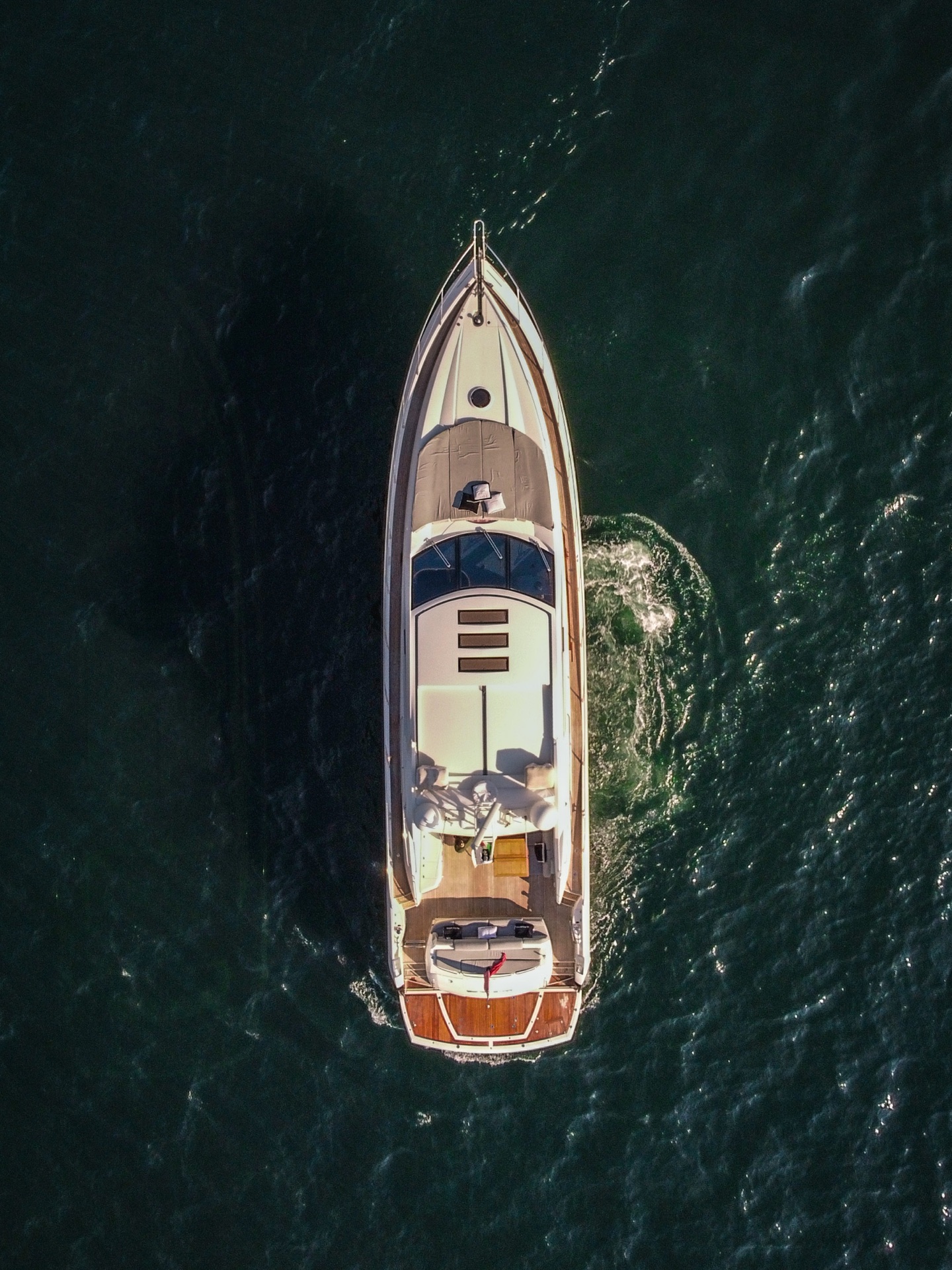 Mobile living at sea